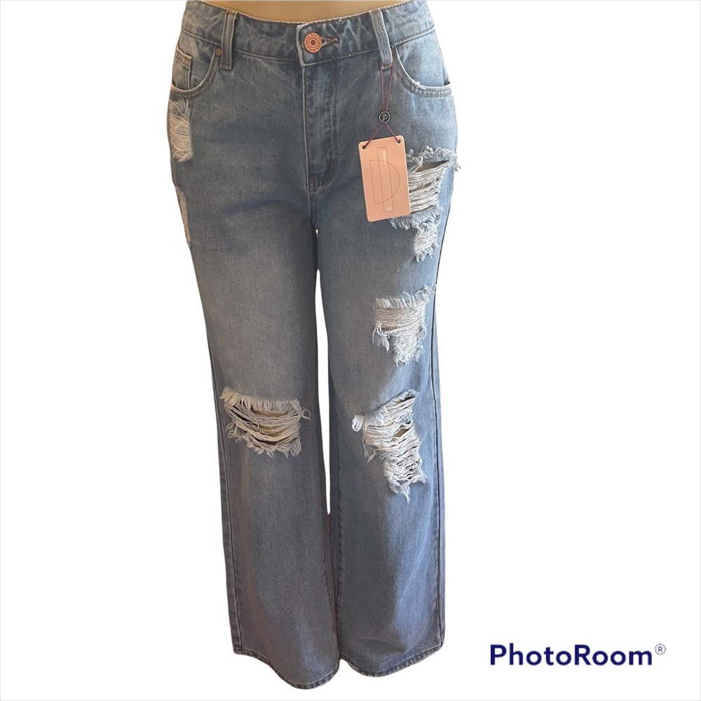 BNWT Vintage Straight wide leg distressed Jeans